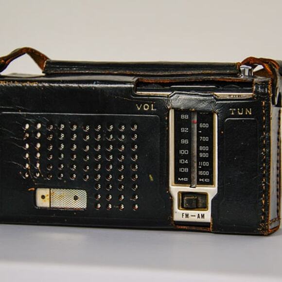 Vintage Radio - Picture 1 of 2